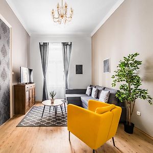 Nyár 3 Bedroom Centre Entire Home
